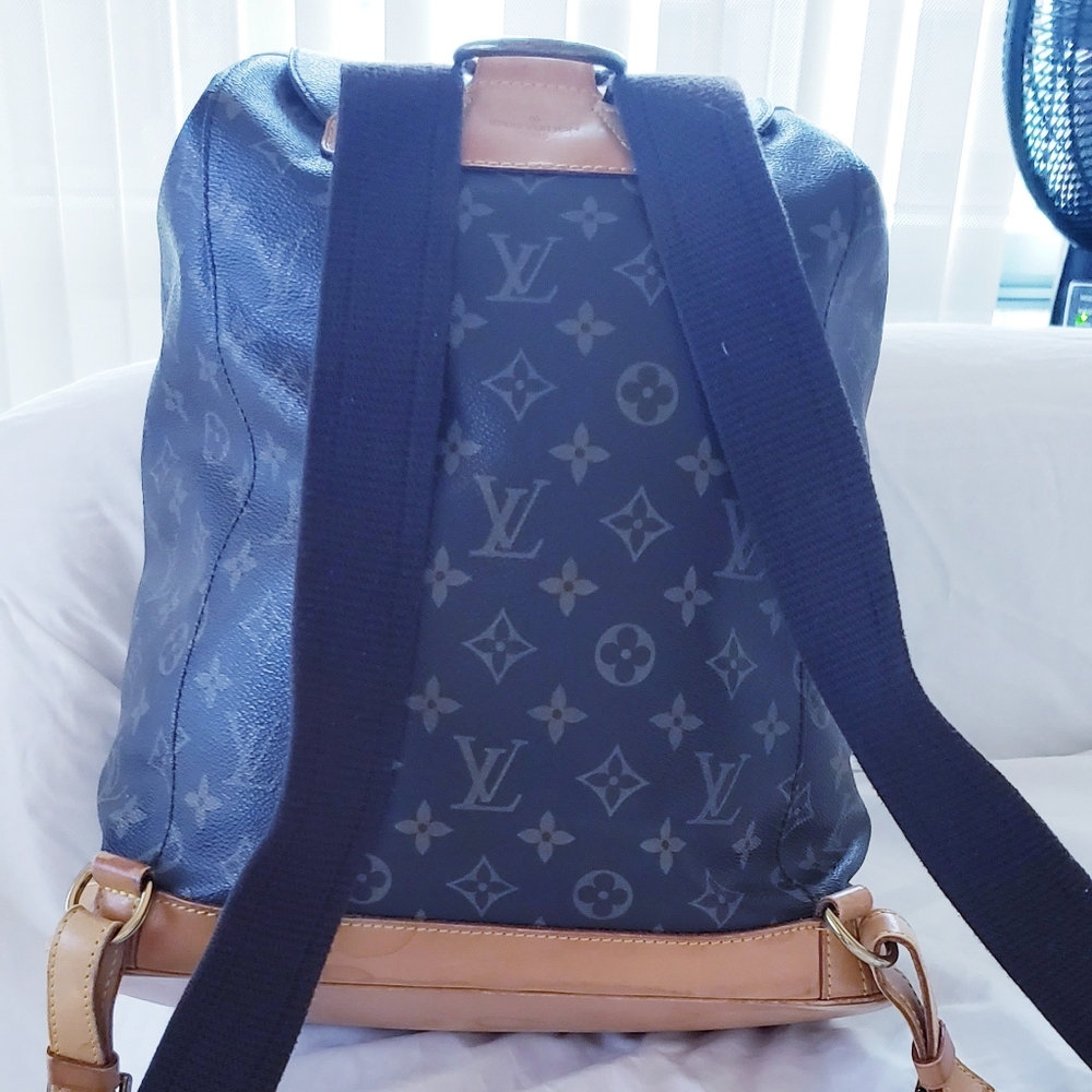 Louis Vuitton MONTSOURIS GM - Picture 12 of 15